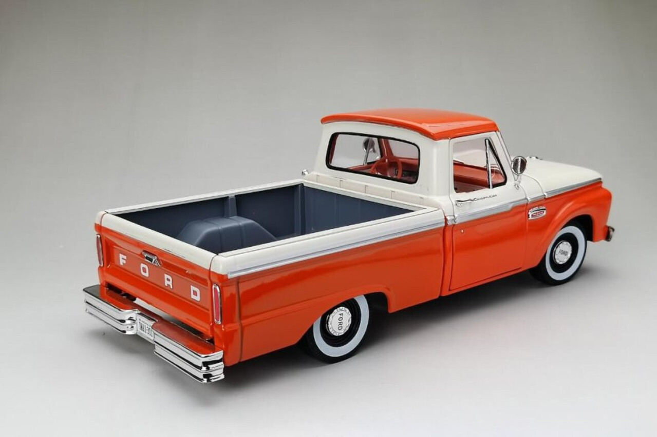 Ford Ford F-100 Custom Cab Pick-Up 1965 - 1:18 - Sun Star