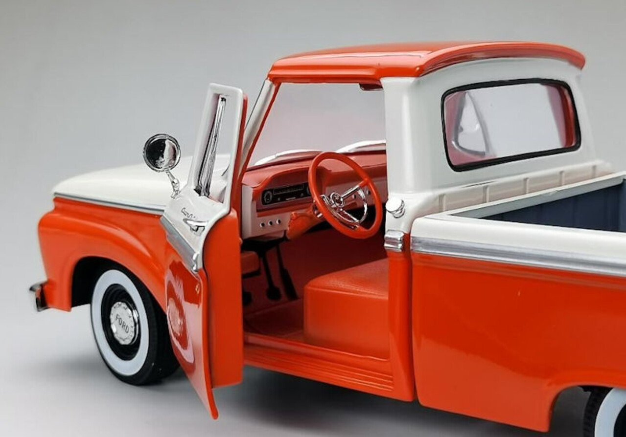 Ford Ford F-100 Custom Cab Pick-Up 1965 - 1:18 - Sun Star