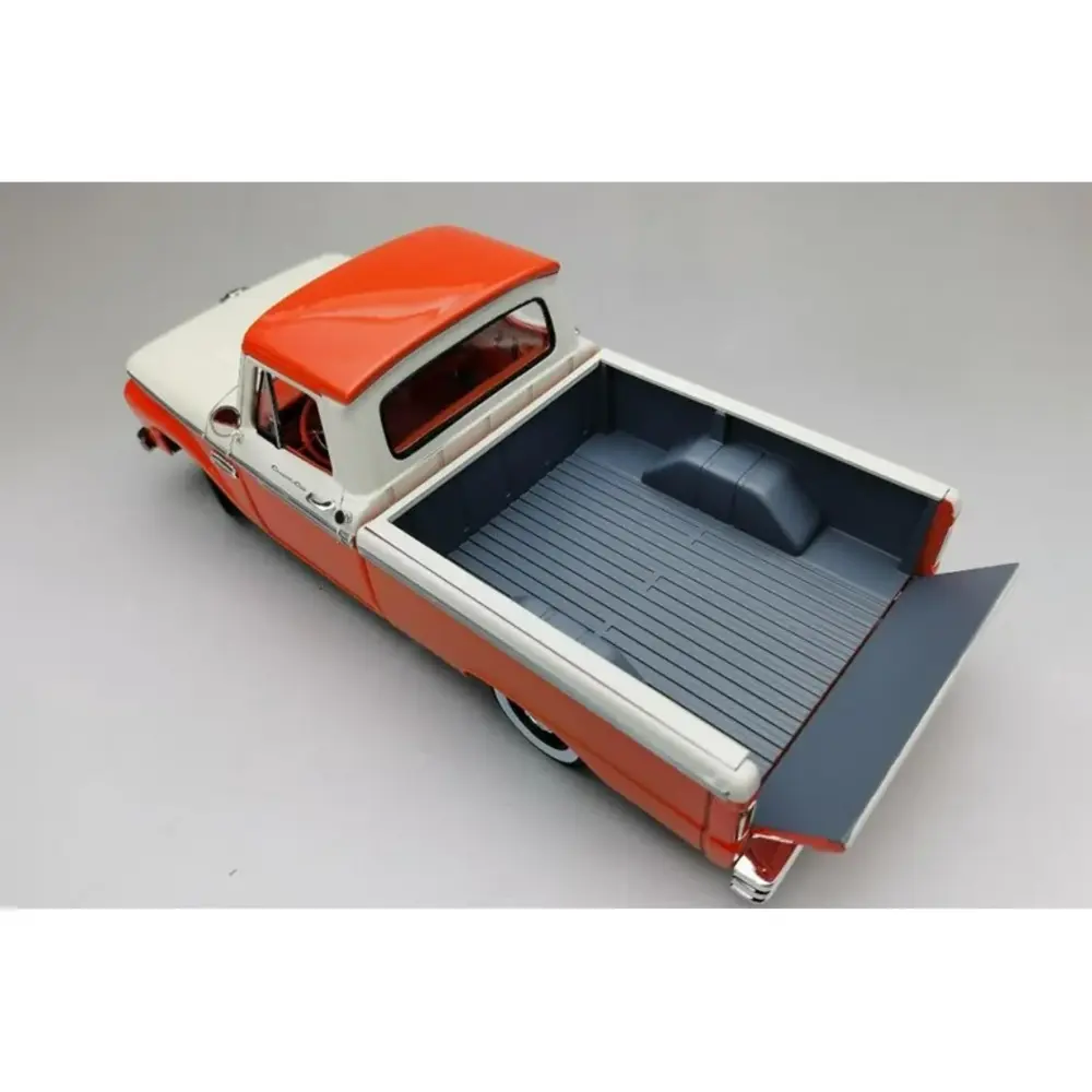 Ford Ford F-100 Custom Cab Pick-Up 1965 - 1:18 - Sun Star