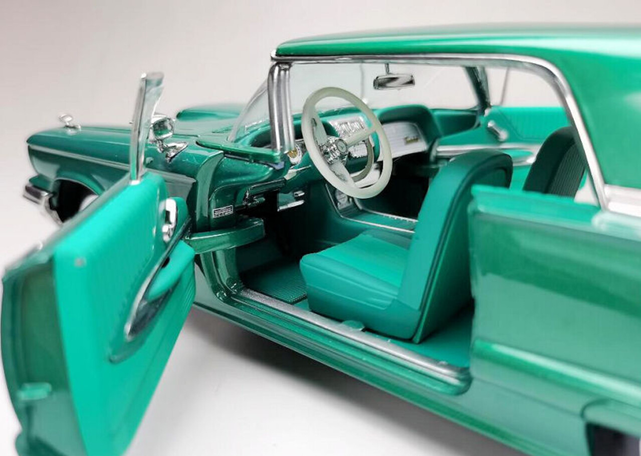 Ford Ford Thunderbird Hardtop 1960 - 1:18 - Sun Star