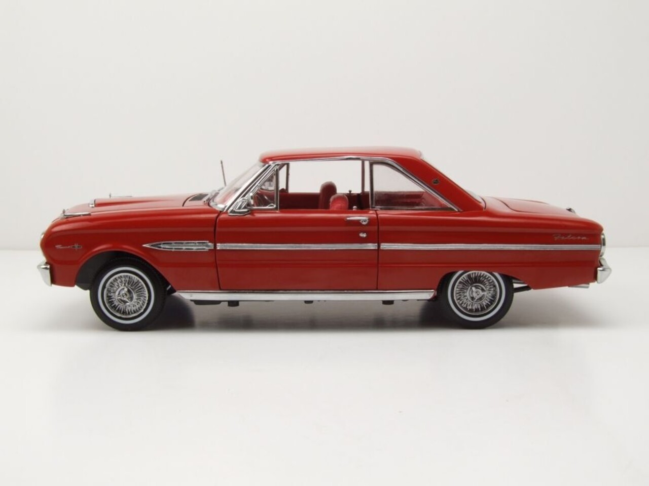 Ford Ford Falcon Hardtop 1963 - 1:18 - Sun Star