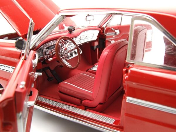 Ford Ford Falcon Hardtop 1963 - 1:18 - Sun Star