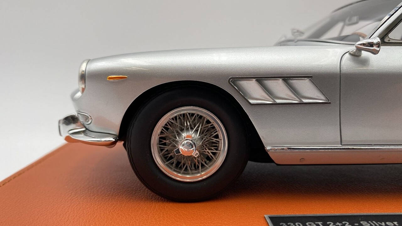 Ferrari Ferrari 330 GT 2+2 1965 - 1:18 - Top Marques Collectibles