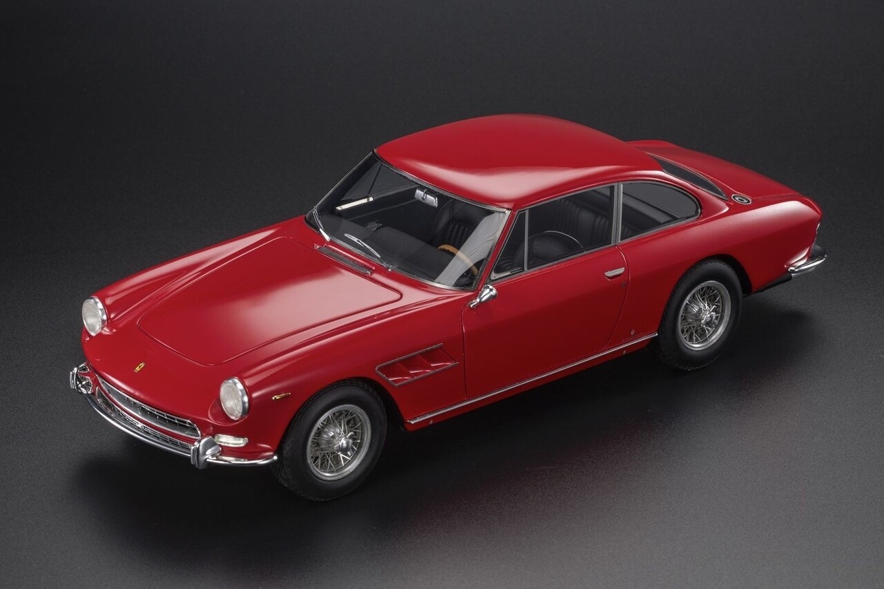 Ferrari Ferrari 330 GT 2+2 1965 - 1:18 - Top Marques Collectibles