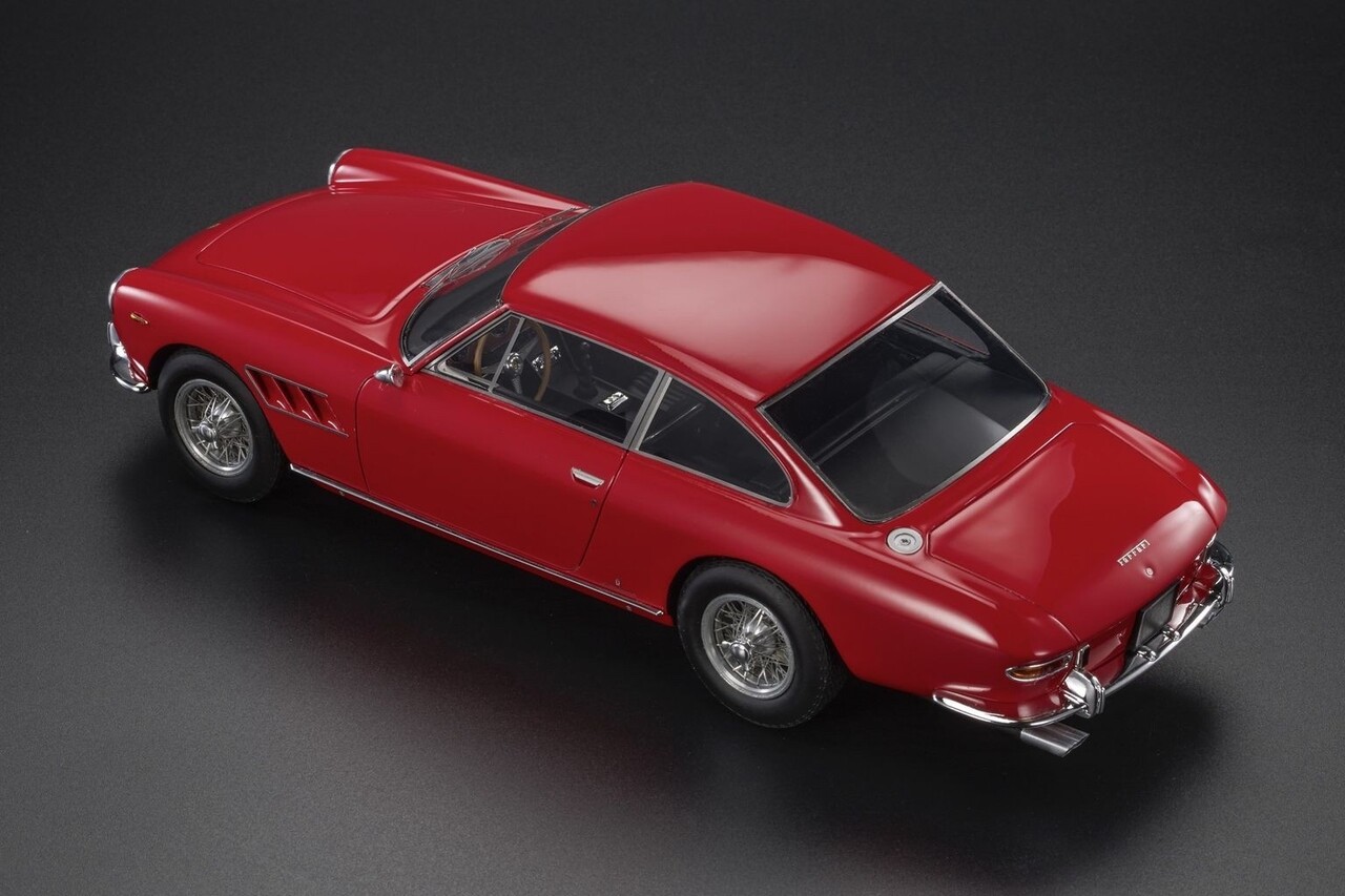 Ferrari Ferrari 330 GT 2+2 1965 - 1:18 - Top Marques Collectibles