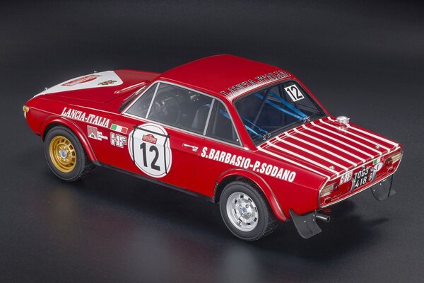 Lancia Lancia HF 1600 Coupe #12 Night Version 2nd Rally San Remo 1972 + Showcase - 1:12 - Top Marques Collectibles