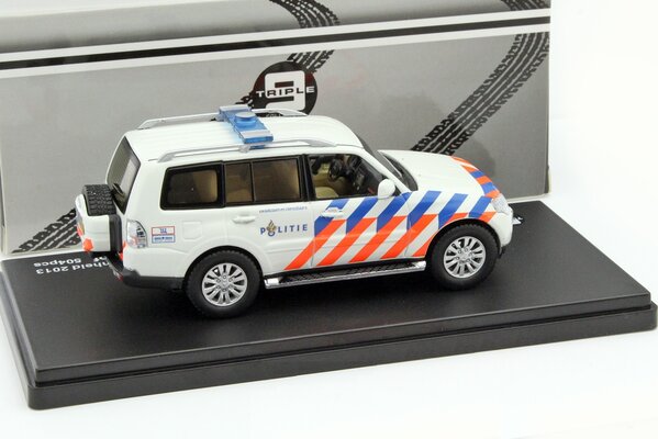 Mitsubishi Mitsubishi Pajero Landelijke Eenheid 2013 - 1:43 - Triple 9 Collection Mitsubishi Mitsubishi Pajero Landelijke Eenheid 2013 - 1:43 - Triple 9 Collection
