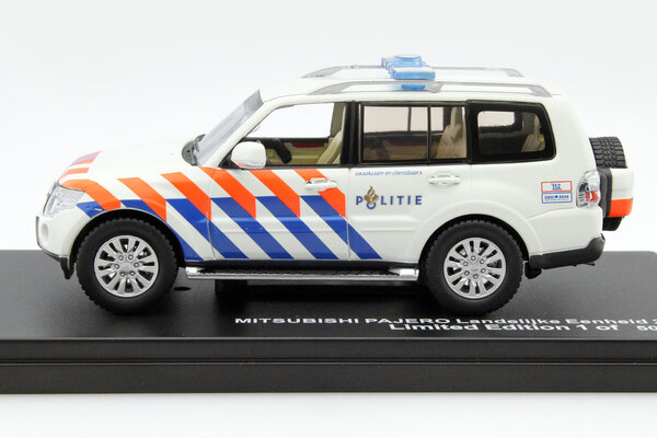 Mitsubishi Mitsubishi Pajero Landelijke Eenheid 2013 - 1:43 - Triple 9 Collection Mitsubishi Mitsubishi Pajero Landelijke Eenheid 2013 - 1:43 - Triple 9 Collection