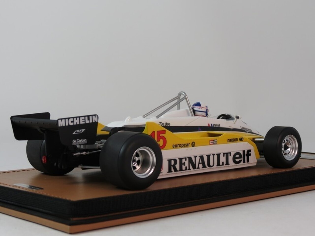 Renault Renault RE30B #15 Winner GP Brasil 1982 + Pilot - 1:18 - Tecnomodel Mythos
