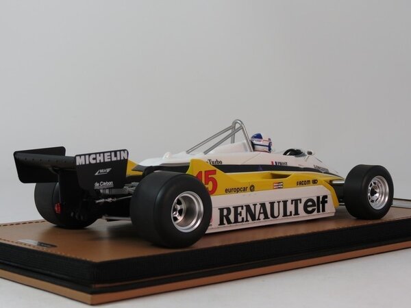 Renault Renault RE30B #15 Winner GP Brasil 1982 + Pilot - 1:18 - Tecnomodel Mythos