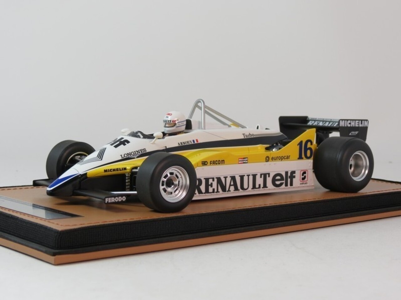 Renault Renault RE30B #16 Winner GP France 1982 + Pilot - 1:18 - Tecnomodel Mythos