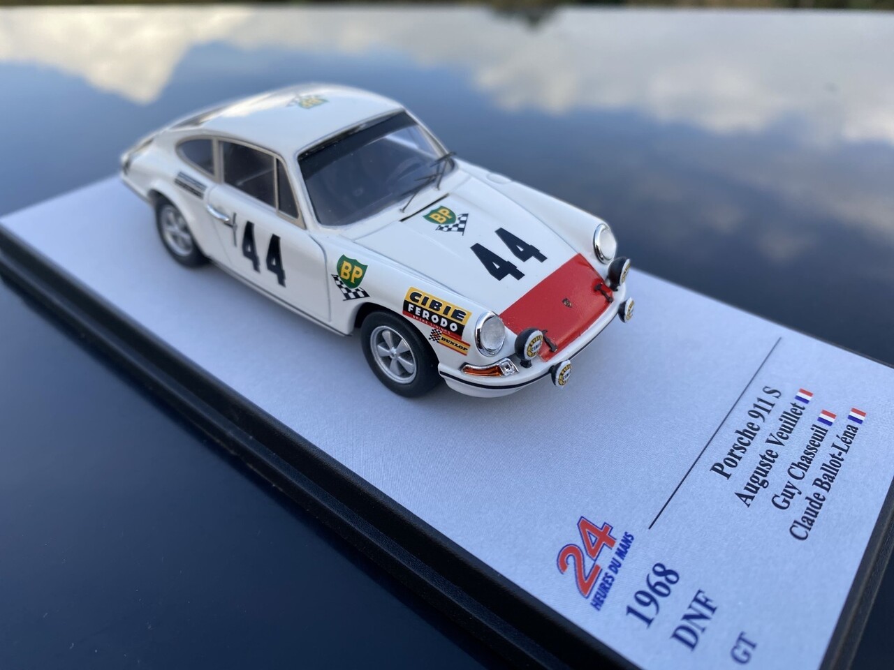 Porsche Porsche 911 S #44 24H Le Mans 1968 - 1:43 - Troféu Porsche Porsche 911 S #44 24H Le Mans 1968 - 1:43 - Troféu