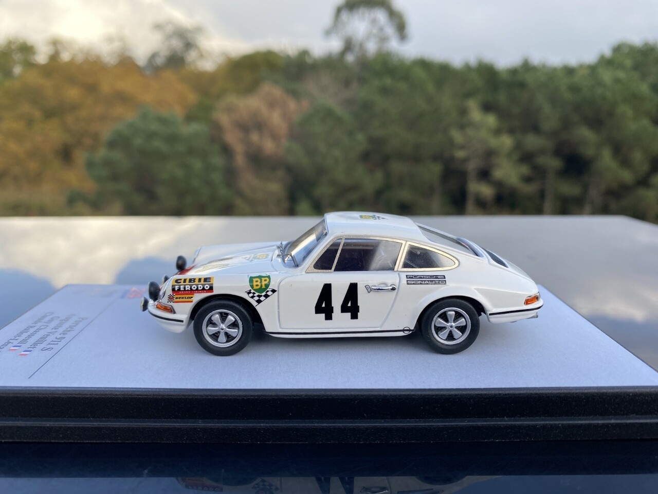 Porsche Porsche 911 S #44 24H Le Mans 1968 - 1:43 - Troféu Porsche Porsche 911 S #44 24H Le Mans 1968 - 1:43 - Troféu