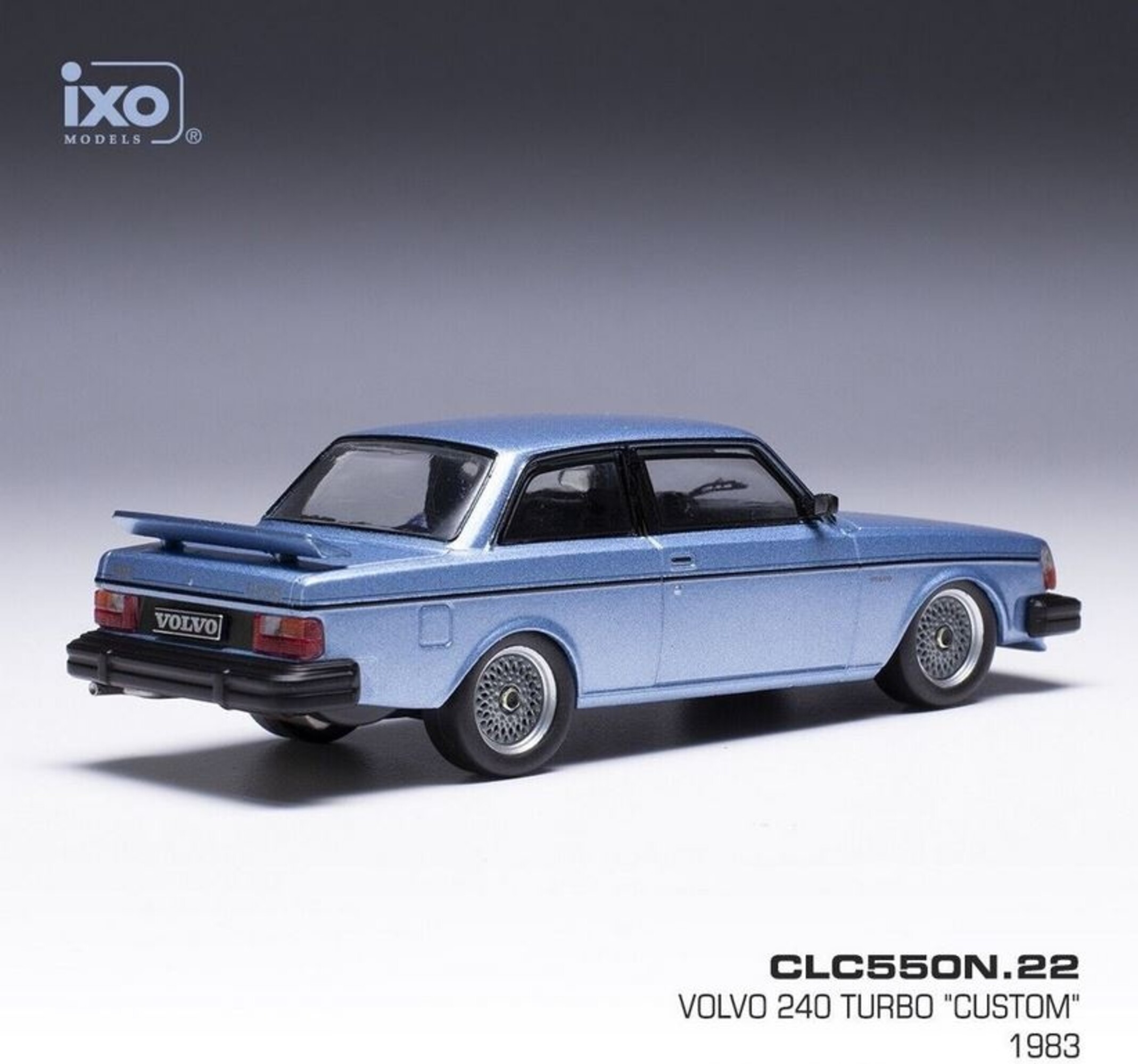 1984 VOLVO 240 Turbo Custom Grey au 1/18 de IXO 18CMC089