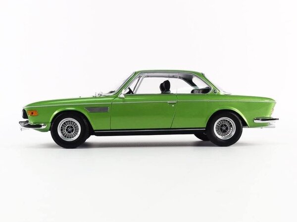 BMW BMW 3.0 CSI 1971 - 1:18 - Minichamps