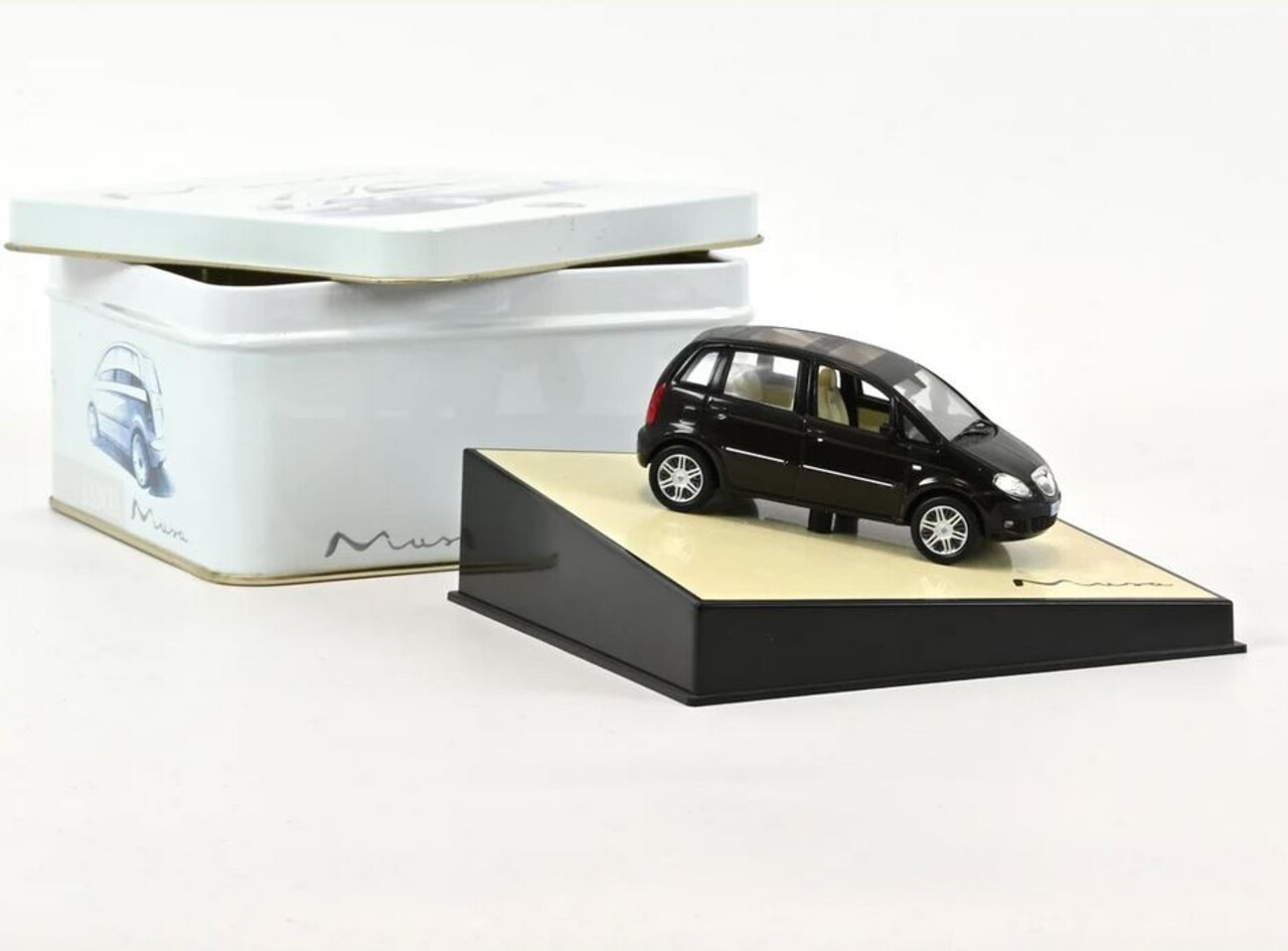 Lancia Lancia Musa Testa di Moro - 1:43 - Norev Lancia Lancia Musa Testa di Moro - 1:43 - Norev