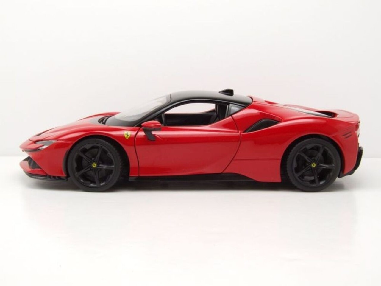 Ferrari Ferrari SF90 Stradale Hybrid 1000Hp 2019 - 1:18 - Bburago Ferrari Ferrari SF90 Stradale Hybrid 1000Hp 2019 - 1:18 - Bburago
