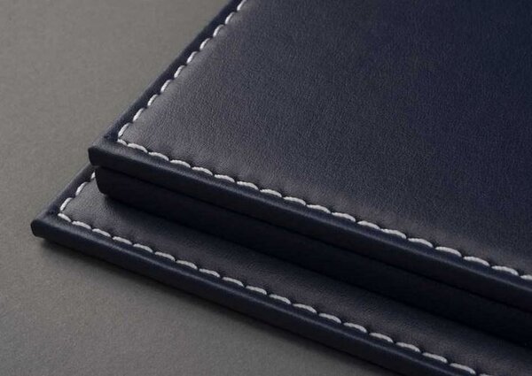 Atlantic Acrylic Display Case Mulhouse Dark Blue Leather Base - 1:8 - Atlantic Atlantic Acrylic Display Case Mulhouse Dark Blue Leather Base - 1:8 - Atlantic