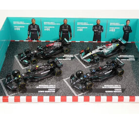 Formule 1 Mercedes-Benz AMG GP SET 4x: W14 Team Petronas #44 Season 2023 (Ham) + #63 Season 2023 (Russ)+#44 Season 2022 (Ham) + #44 Season 2021 (Ham) - 1:43 - Bburago Formule 1 Mercedes-Benz AMG GP SET 4x: W14 Team Petronas #44 Season 2023 (Ham) + #63 Season 2023 (Russ)+#44 Season 2022 (Ham) + #44 Season 2021 (Ham) - 1:43 - Bburago