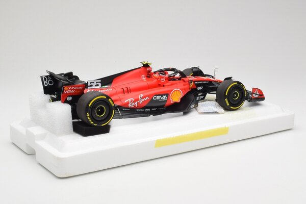 Formule 1 Ferrari  SF-23 #55 GP Belgium 2023 + Pilot C. Sainz  - 1:18 - BBR