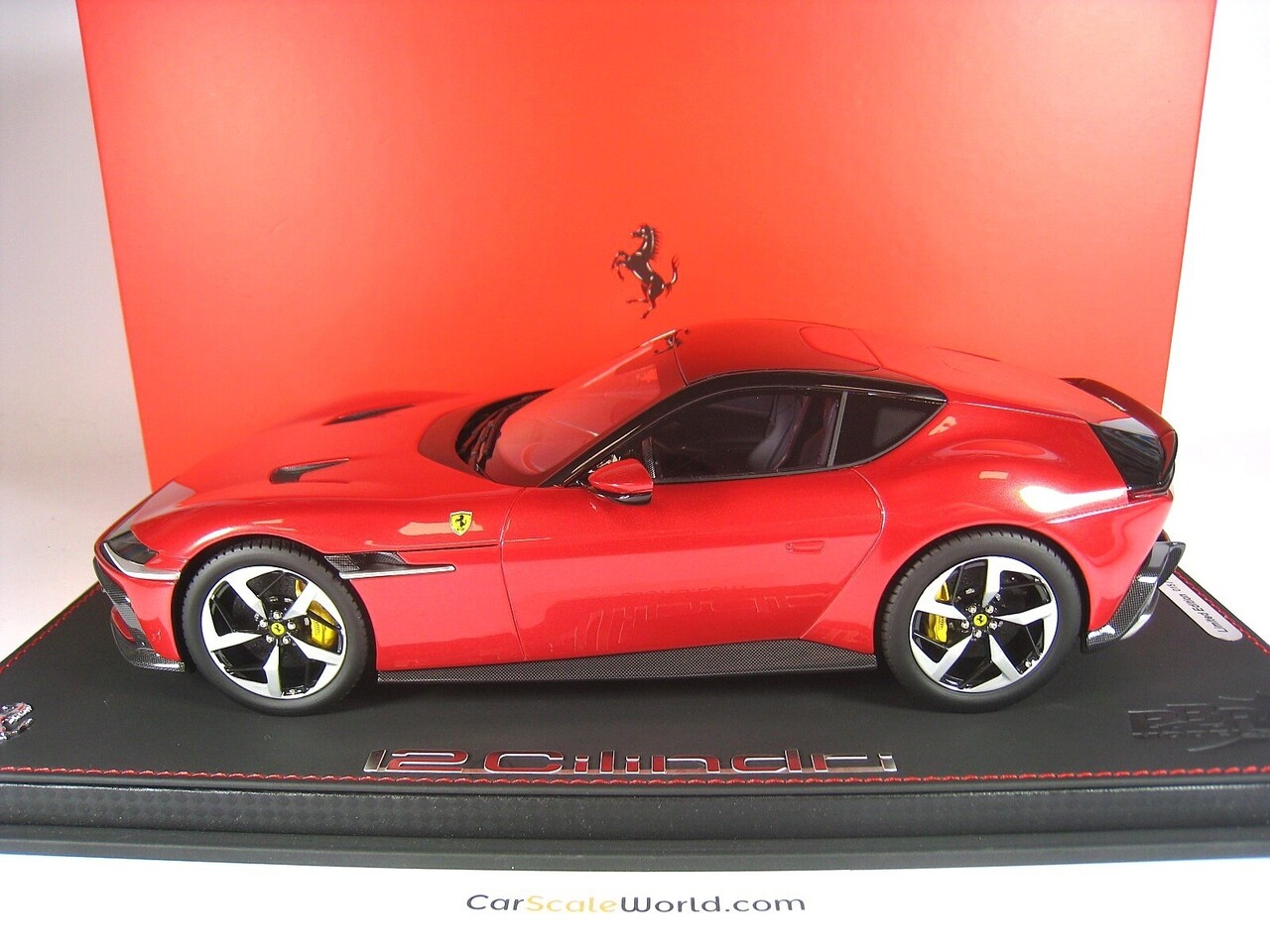 Ferrari Ferrari 12 Cil. V12 830cv Coupe 2024 + Showcase - 1:18 - BBR