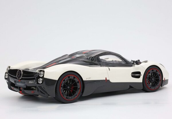 Pagani Pagani Utopia 2022 + Showcase - 1:18 - BBR