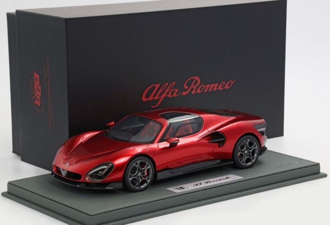 Alfa Romeo Alfa Romeo 33 Stradale 2025 + Showcase - 1:18 - BBR