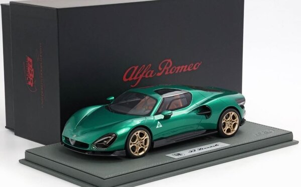 Alfa Romeo Alfa Romeo 33 Stradale 2025 + Showcase - 1:18 - BBR