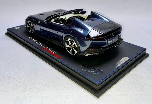 Ferrari Ferrari 12 Cil. V12 830cv Spider Open 2024 + Showcase - 1:18 - BBR