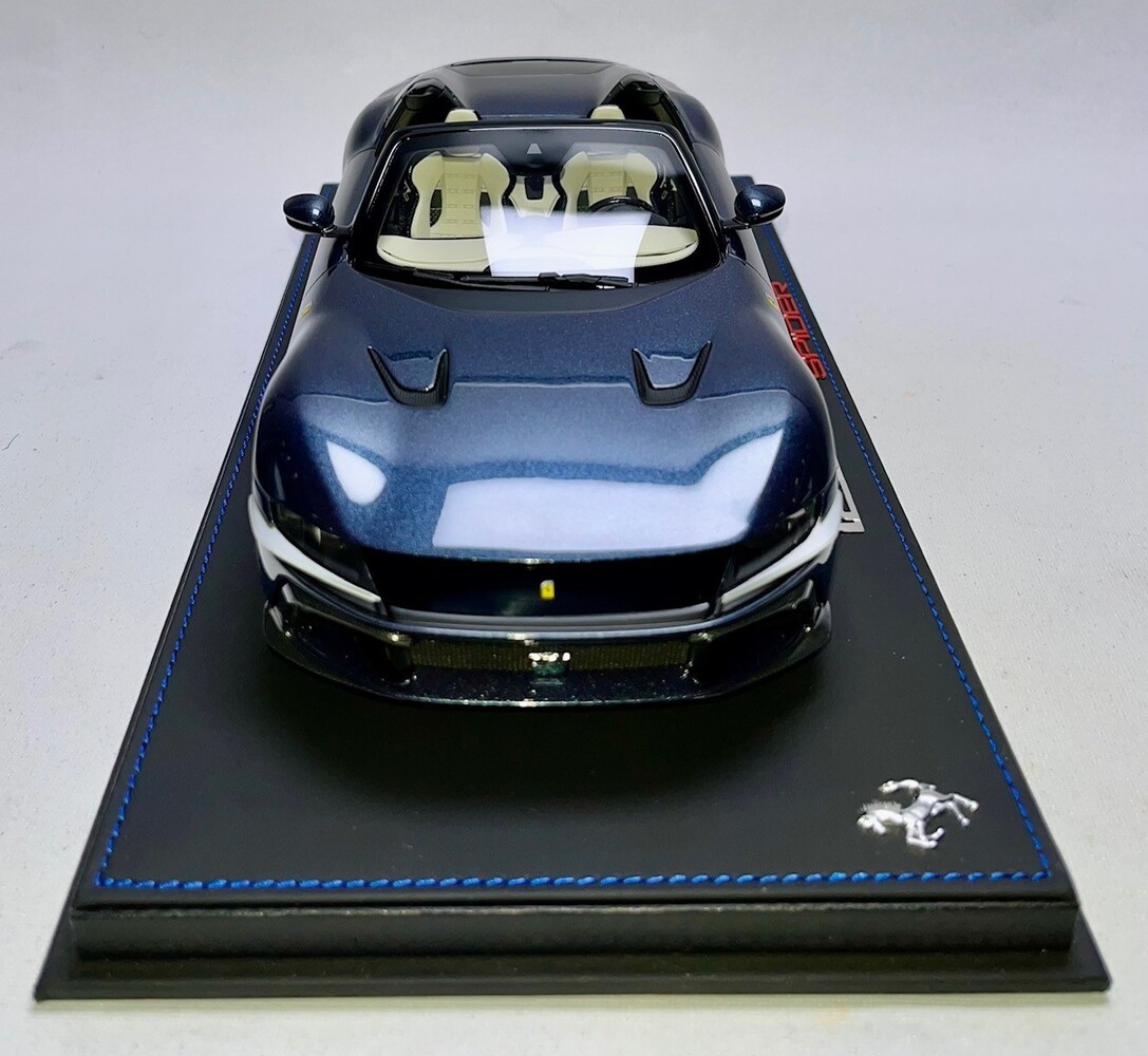 Ferrari Ferrari 12 Cil. V12 830cv Spider Open 2024 + Showcase - 1:18 - BBR
