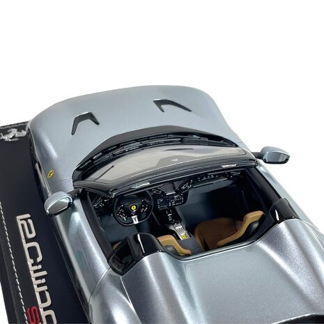 Ferrari Ferrari 12 Cil. V12 830cv Spider Open 2024 + Showcase - 1:18 - BBR