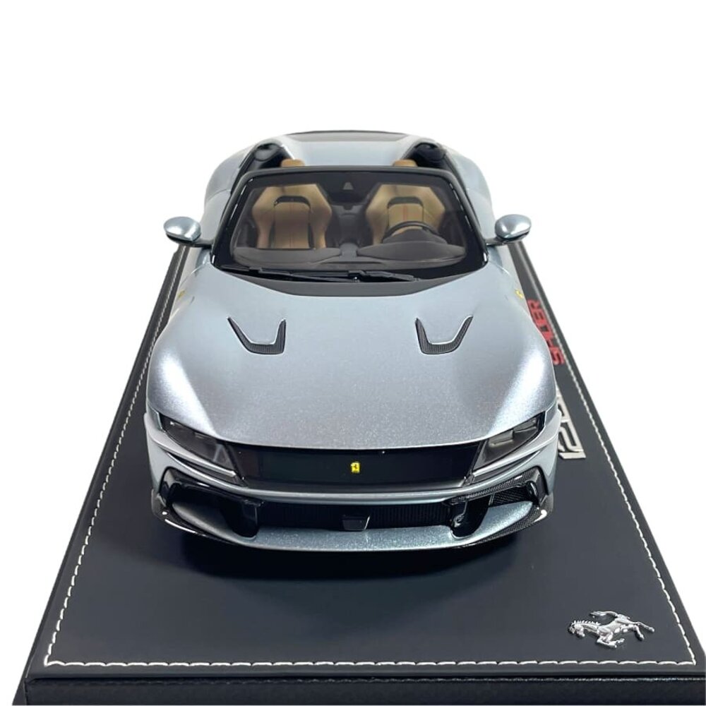 Ferrari Ferrari 12 Cil. V12 830cv Spider Open 2024 + Showcase - 1:18 - BBR