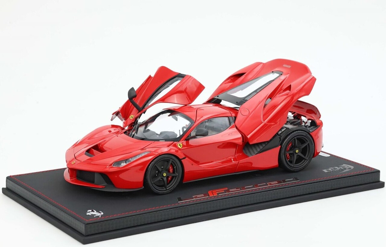 Ferrari Ferrari LaFerrari 2013 Black Rims + Showcase - 1:18 - BBR