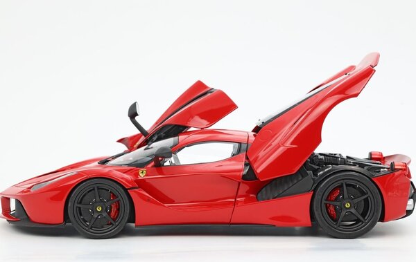 Ferrari Ferrari LaFerrari 2013 Black Rims + Showcase - 1:18 - BBR