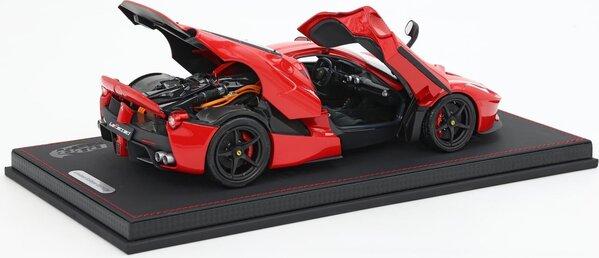 Ferrari Ferrari LaFerrari 2013 Black Rims + Showcase - 1:18 - BBR
