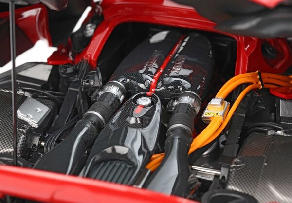 Ferrari Ferrari LaFerrari 2013 Black Rims + Showcase - 1:18 - BBR