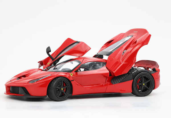 Ferrari Ferrari LaFerrari 2013 Black Rims - 1:18 - BBR Ferrari Ferrari LaFerrari 2013 Black Rims - 1:18 - BBR