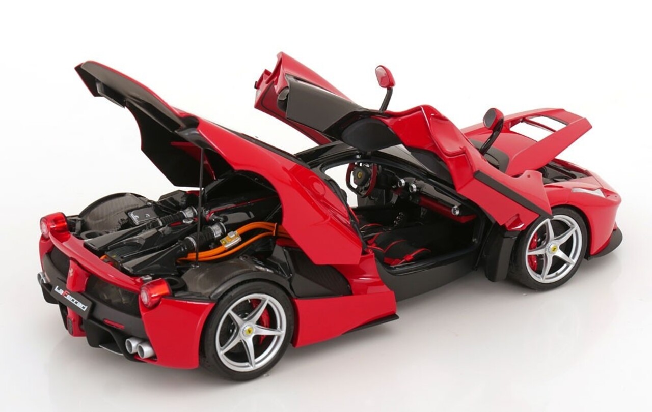 Ferrari Ferrari LaFerrari 2013 Silver Rims - 1:18 - BBR Ferrari Ferrari LaFerrari 2013 Silver Rims - 1:18 - BBR