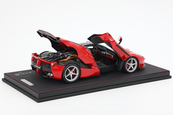 Ferrari Ferrari LaFerrari 2013 Silver Rims + Showcase - 1:18 - BBR