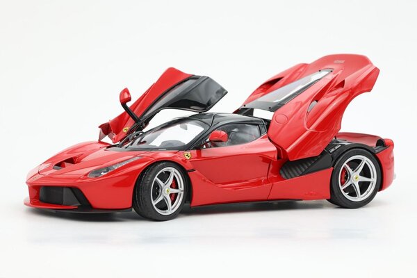 Ferrari Ferrari LaFerrari 2013 Silver Rims + Showcase - 1:18 - BBR