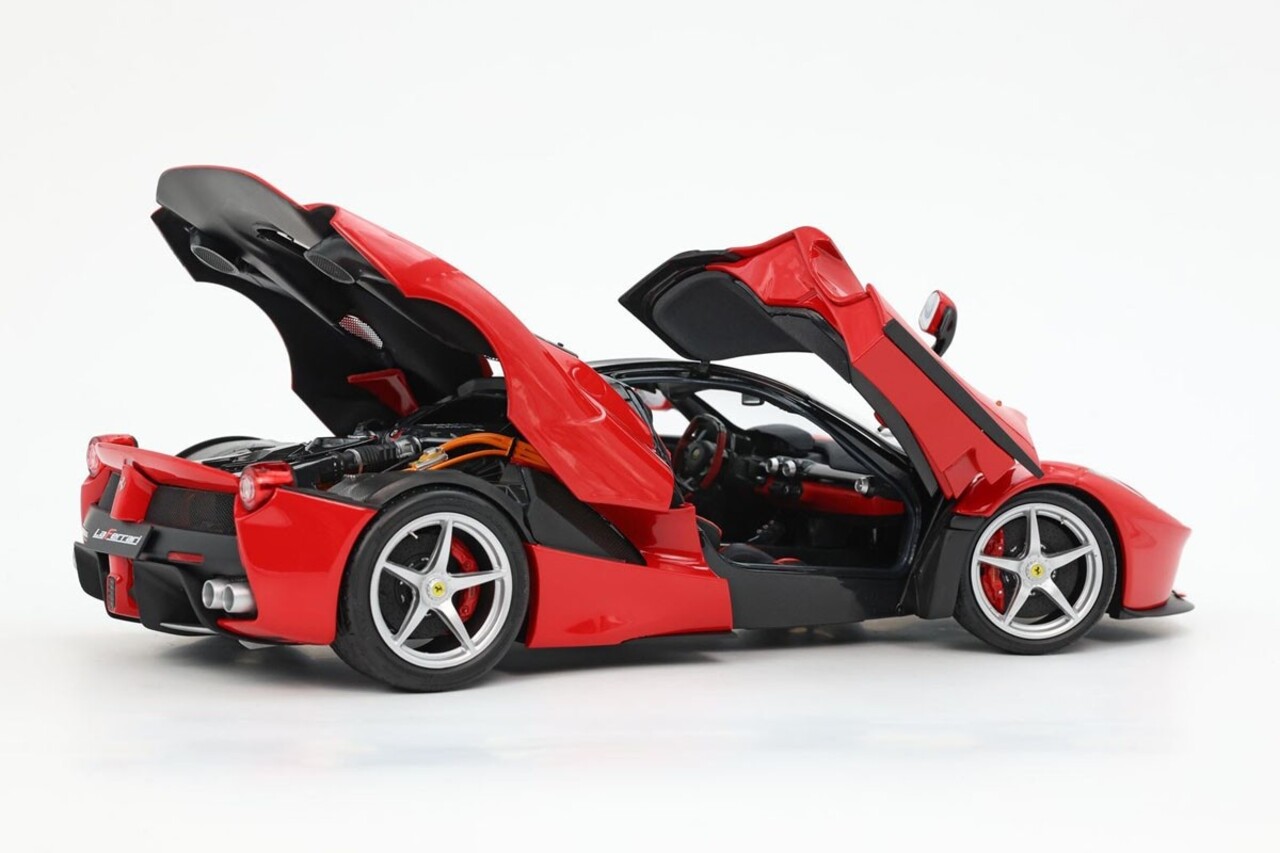 Ferrari Ferrari LaFerrari 2013 Silver Rims + Showcase - 1:18 - BBR