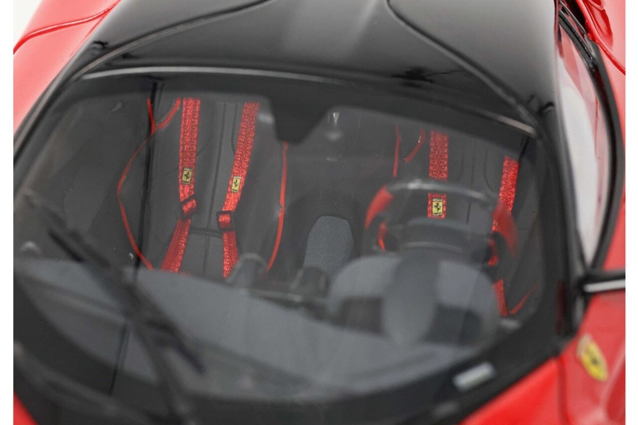 Ferrari Ferrari LaFerrari 2013 Silver Rims + Showcase - 1:18 - BBR