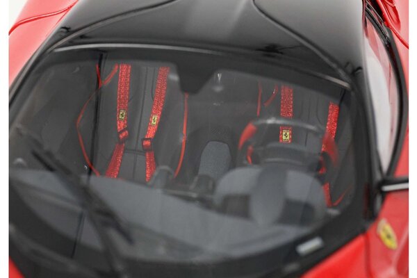 Ferrari Ferrari LaFerrari 2013 Silver Rims + Showcase - 1:18 - BBR