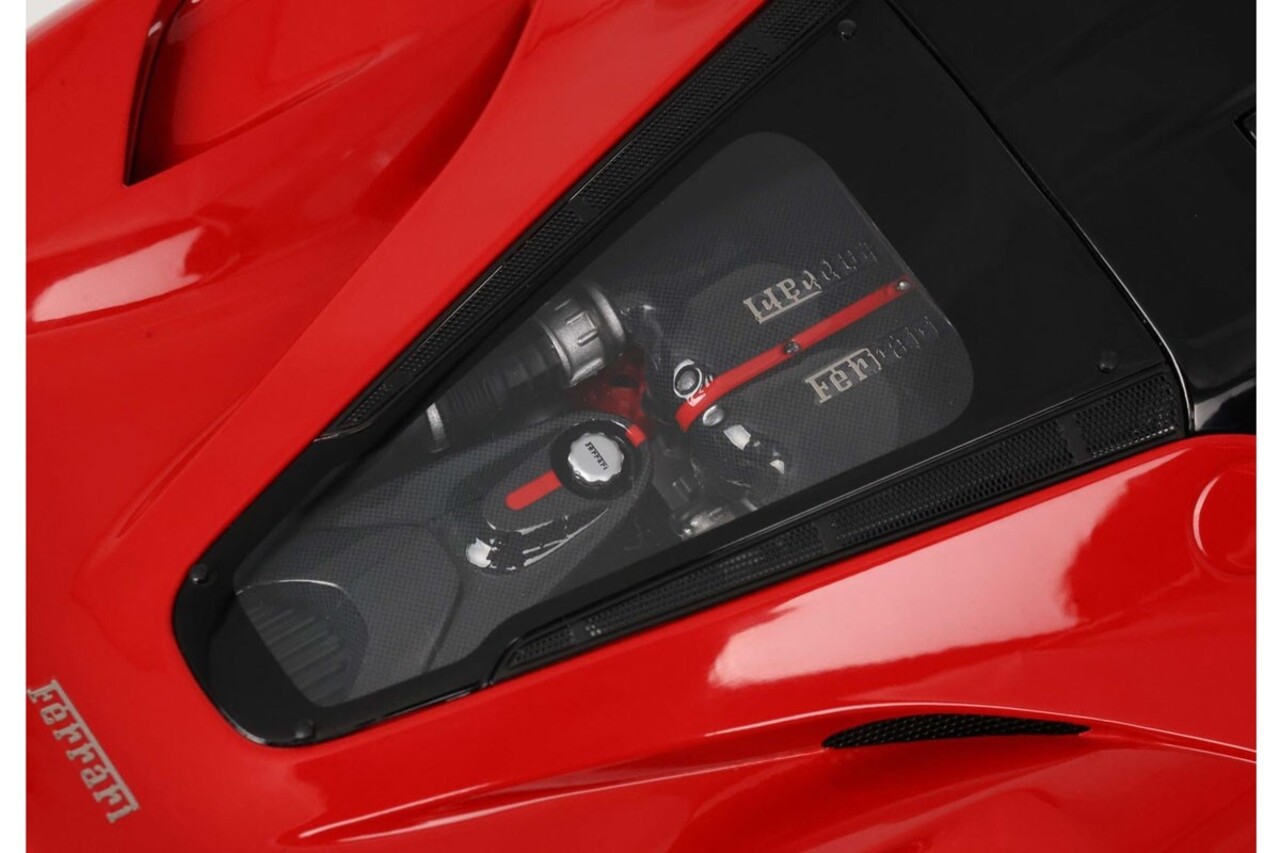 Ferrari Ferrari LaFerrari 2013 Silver Rims + Showcase - 1:18 - BBR