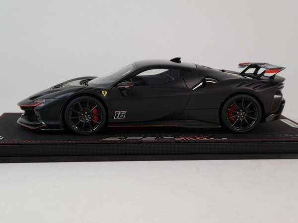 Ferrari Ferrari SF90 XX Stradale #16 Personal Car Charles Leclerc 2024 + Showcase - 1:18 - BBR