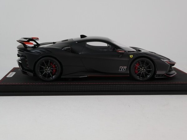 Ferrari Ferrari SF90 XX Stradale #16 Personal Car Charles Leclerc 2024 + Showcase - 1:18 - BBR