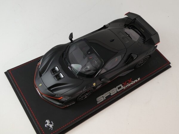 Ferrari Ferrari SF90 XX Stradale #16 Personal Car Charles Leclerc 2024 + Showcase - 1:18 - BBR