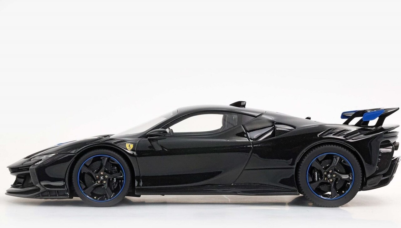 Ferrari Ferrari SF90 XX Stradale 2024 + Showcase - 1:18 - BBR Ferrari Ferrari SF90 XX Stradale 2024 + Showcase - 1:18 - BBR