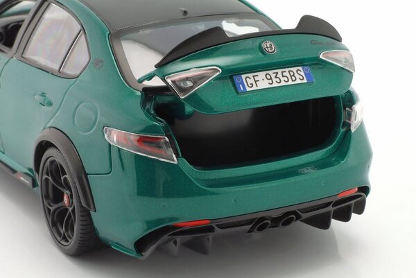 Alfa Romeo Alfa Romeo Giulia GTA - 1:18 - Bburago