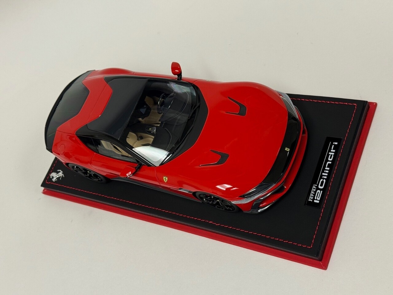 Ferrari Ferrari 12 Cilinders Coupe V12 830CV 2024 + Showcase  - 1:18 - MR Collection Models